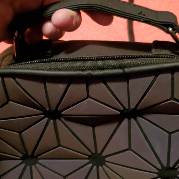 ❄️3 for $20❄️ Iridescent purse - Picture 6 of 6